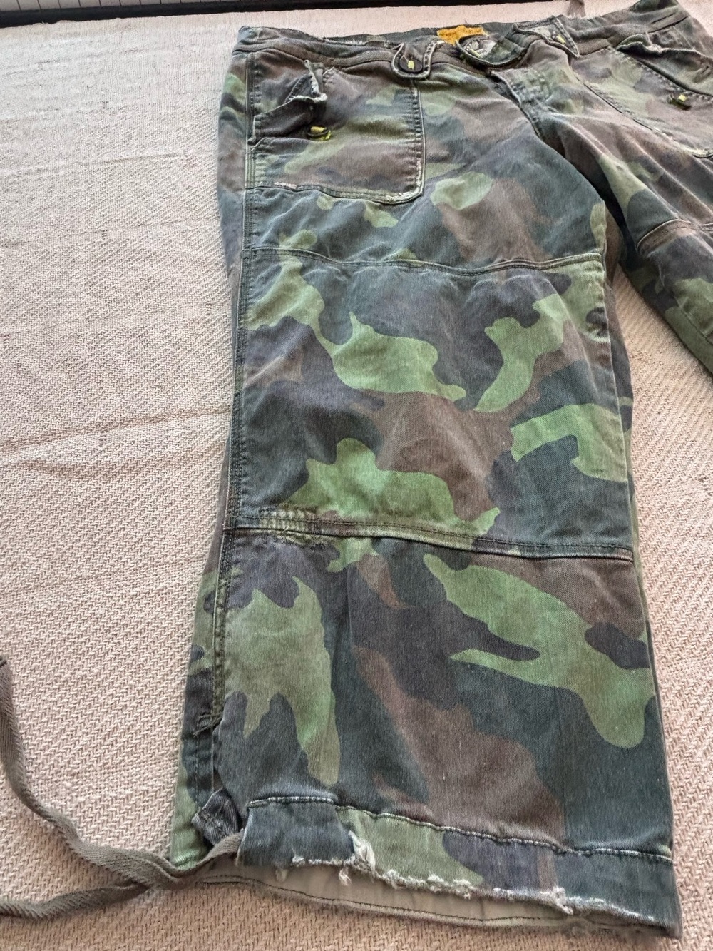 Dragon Embroidered Camo Military Workwear Cropped 9” MidRise Pants 40” Waistband - Picture 10 of 17